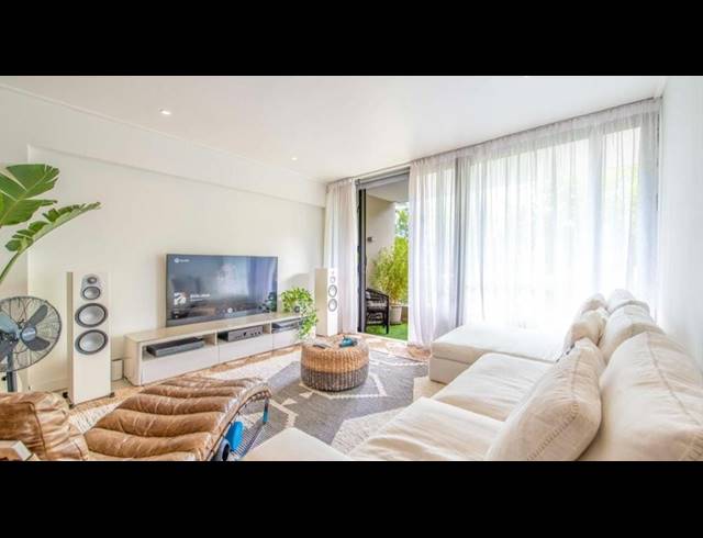 3 BEDROOM APARTMENT TO LET IN HOUT BAY CENTRAL